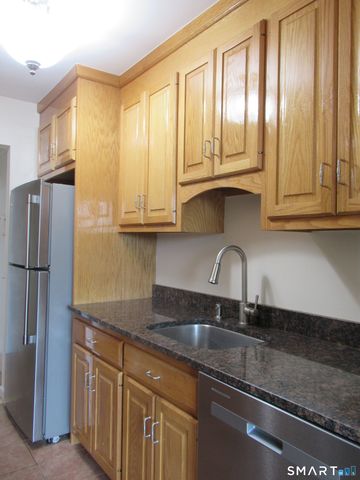 2625 Park Avenue 7P, Bridgeport, CT 06604
