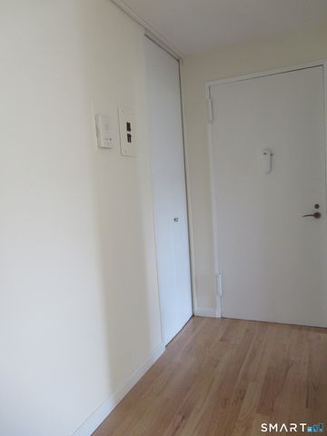 2625 Park Avenue 7P, Bridgeport, CT 06604
