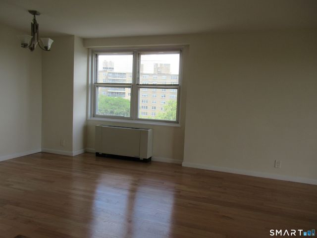 2625 Park Avenue 7P, Bridgeport, CT 06604
