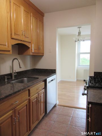 2625 Park Avenue 7P, Bridgeport, CT 06604