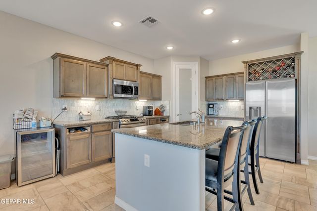 912 CRYSTAL DEER Drive, El Paso, TX 79928