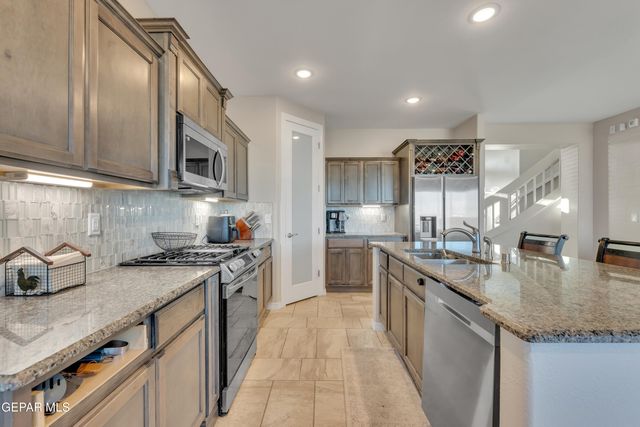 912 CRYSTAL DEER Drive, El Paso, TX 79928