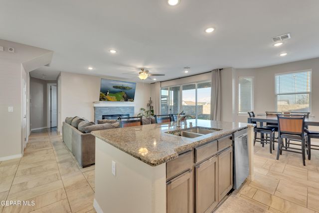 912 CRYSTAL DEER Drive, El Paso, TX 79928