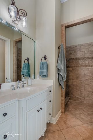 303 Bevly Lake, Bossier City, LA 71111