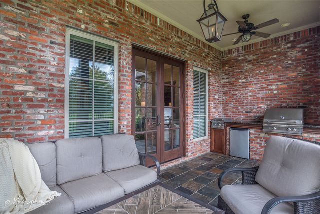 303 Bevly Lake, Bossier City, LA 71111