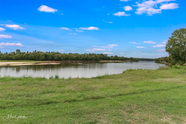 303 Bevly Lake, Bossier City, LA 71111