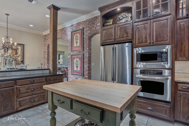 303 Bevly Lake, Bossier City, LA 71111