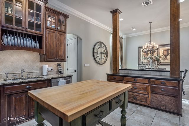 303 Bevly Lake, Bossier City, LA 71111