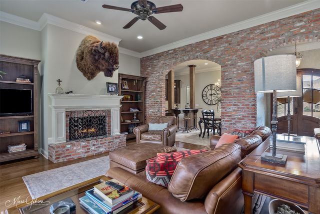 303 Bevly Lake, Bossier City, LA 71111