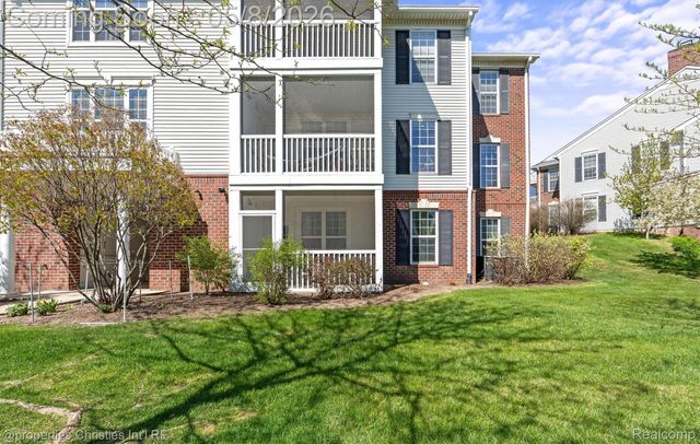 920 W Summerfield Glen Circle, Scio Township, MI 48103