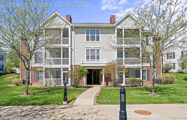 920 W Summerfield Glen Circle, Scio Township, MI 48103