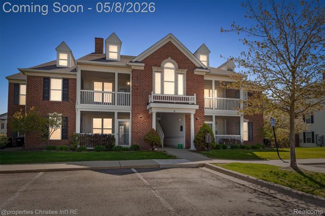 920 W Summerfield Glen Circle, Scio Township, MI 48103
