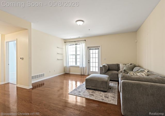 920 W Summerfield Glen Circle, Scio Township, MI 48103