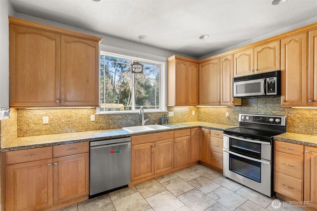 2929 S Fork Road, Raymond, WA 98577