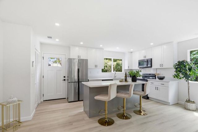 2181 Monticello Avenue A, San Jose, CA 95125