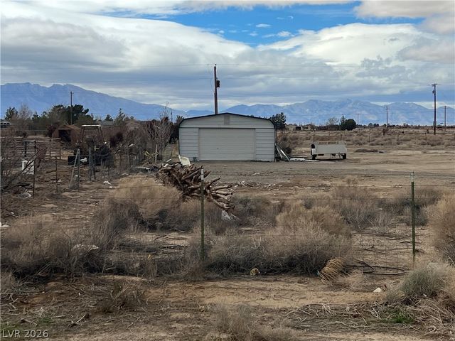 5080 South Sunland Avenue, Pahrump, NV 89061