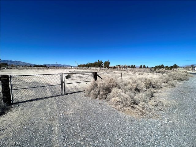 5080 South Sunland Avenue, Pahrump, NV 89061