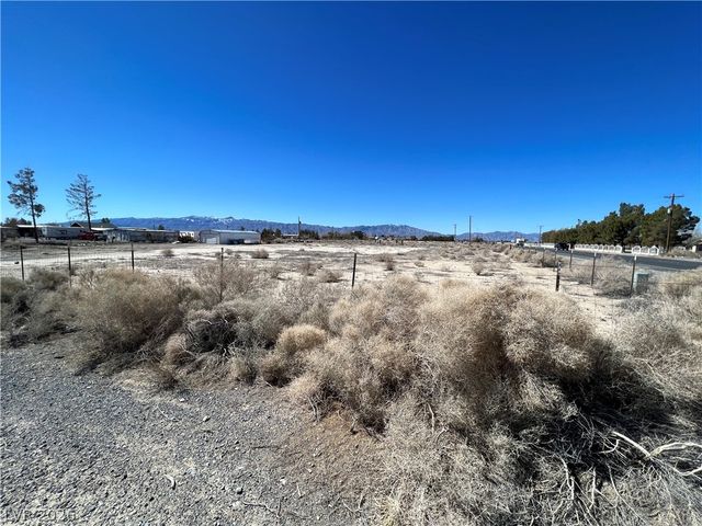 5080 South Sunland Avenue, Pahrump, NV 89061