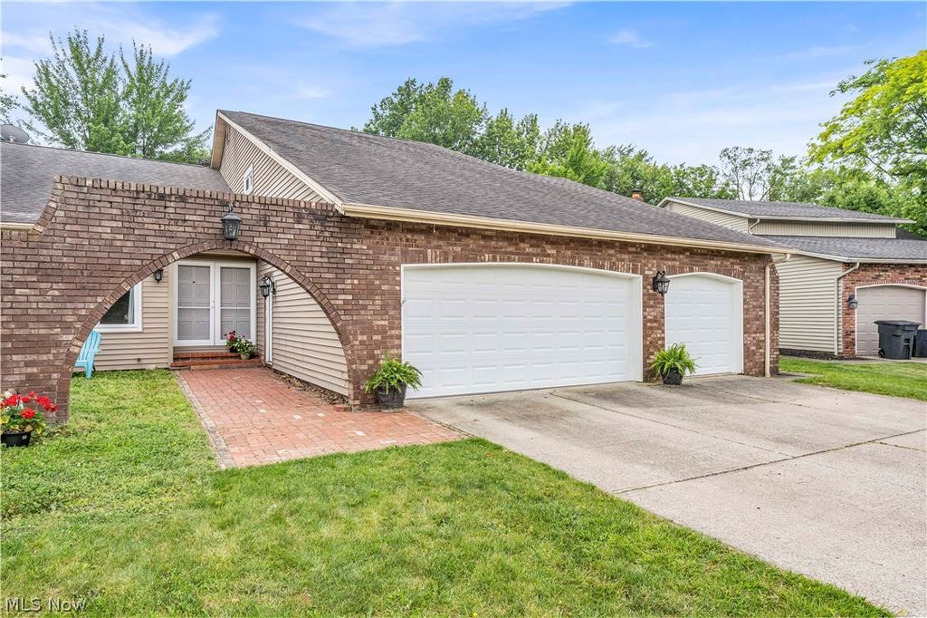 16543 Peppergrass Circle, Strongsville, OH 44136