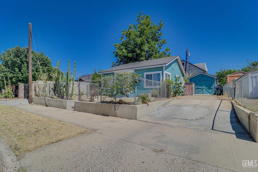 418 El Tejon Avenue, Bakersfield, CA 93308