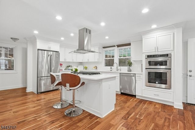 81 Hudson Ave, Maplewood Twp., NJ 07040