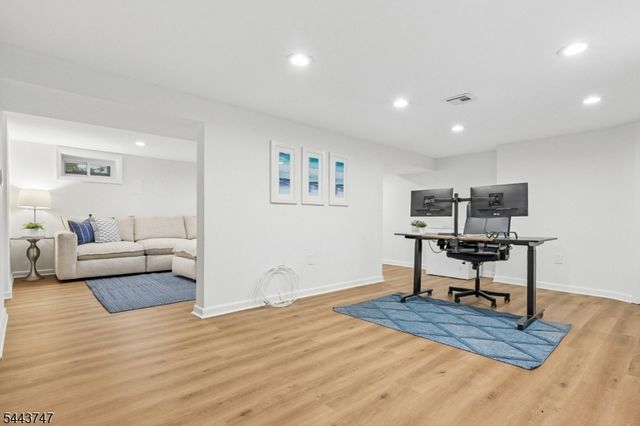 81 Hudson Ave, Maplewood Twp., NJ 07040