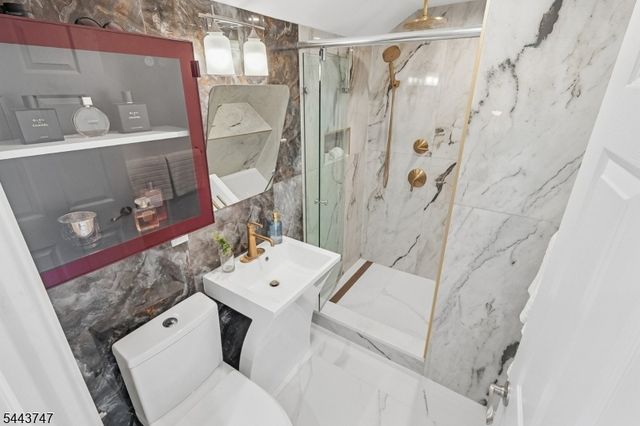 81 Hudson Ave, Maplewood Twp., NJ 07040
