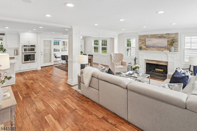 81 Hudson Ave, Maplewood Twp., NJ 07040