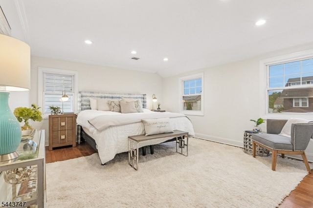81 Hudson Ave, Maplewood Twp., NJ 07040