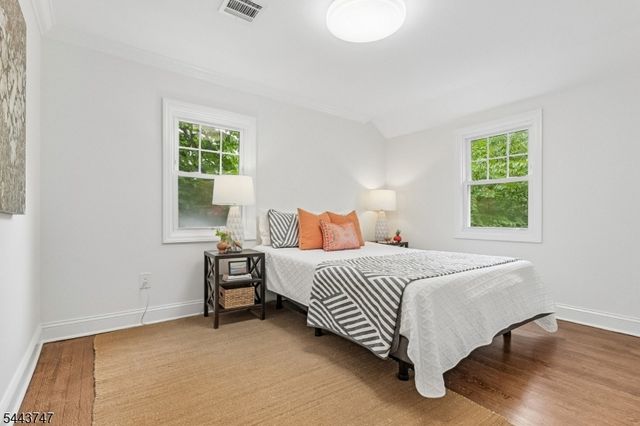 81 Hudson Ave, Maplewood Twp., NJ 07040