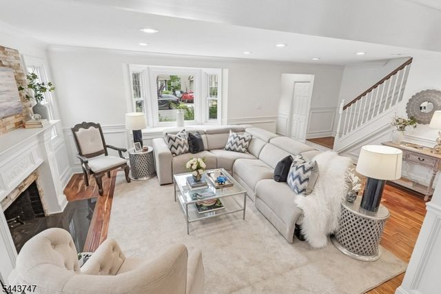 81 Hudson Ave, Maplewood Twp., NJ 07040