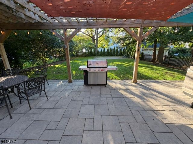 81 Hudson Ave, Maplewood Twp., NJ 07040