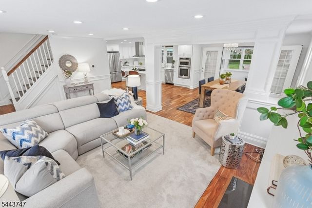 81 Hudson Ave, Maplewood Twp., NJ 07040