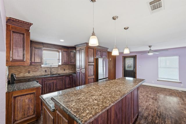 2734 Fordham Road, Dallas, TX 75216