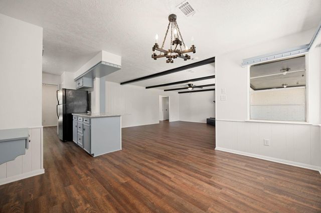 7231 Ridge Oak Drive, Houston, TX 77088