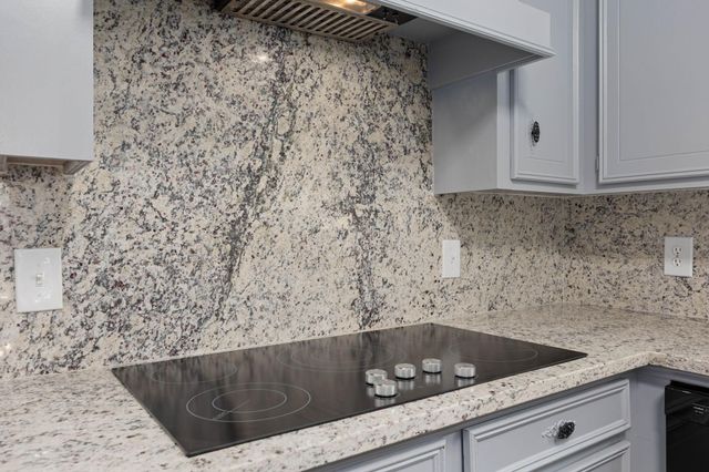 7231 Ridge Oak Drive, Houston, TX 77088