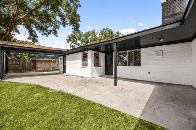 7231 Ridge Oak Drive, Houston, TX 77088