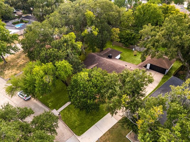 7231 Ridge Oak Drive, Houston, TX 77088