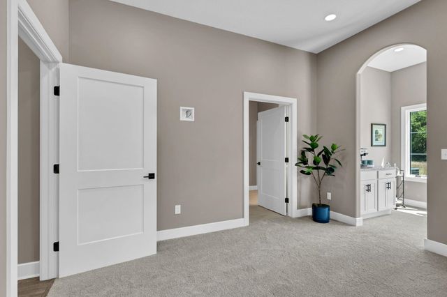 6130 N Hiebert Dr, Park City, KS 67219