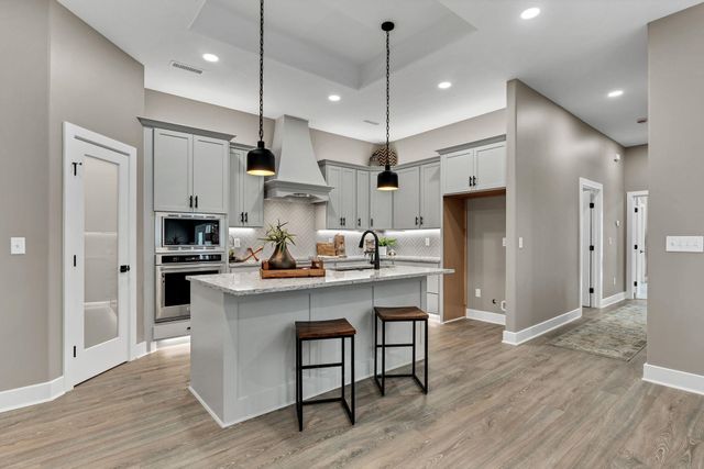 6130 N Hiebert Dr, Park City, KS 67219