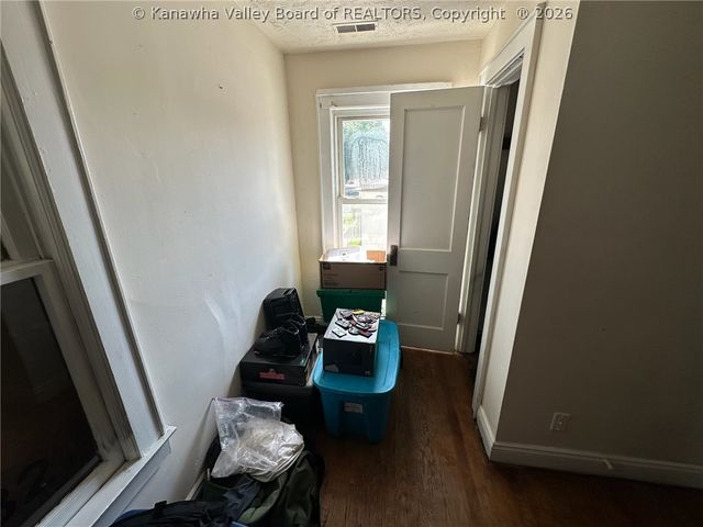 159 2nd Avenue, South Charleston, WV 25303