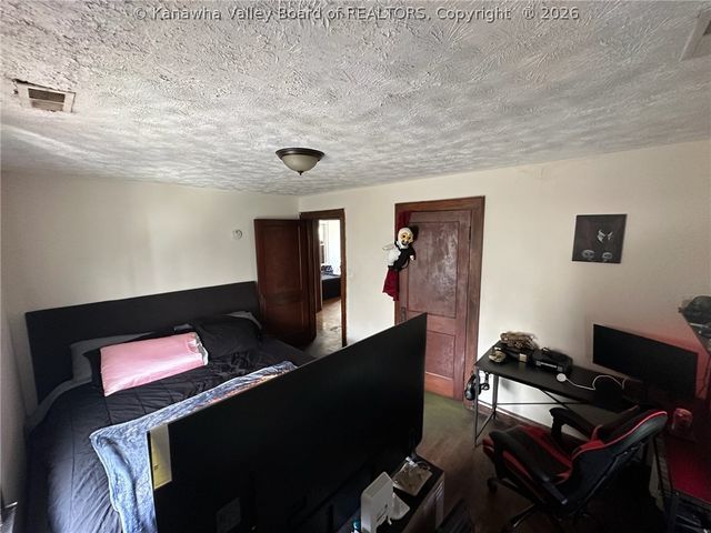 159 2nd Avenue, South Charleston, WV 25303