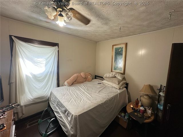 159 2nd Avenue, South Charleston, WV 25303