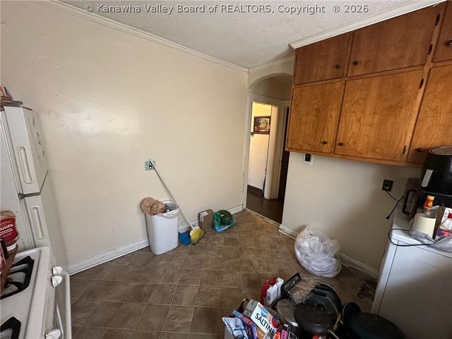 159 2nd Avenue, South Charleston, WV 25303