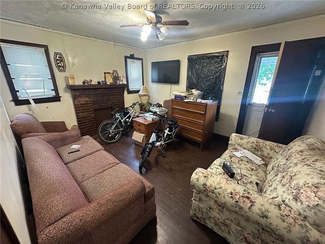 159 2nd Avenue, South Charleston, WV 25303