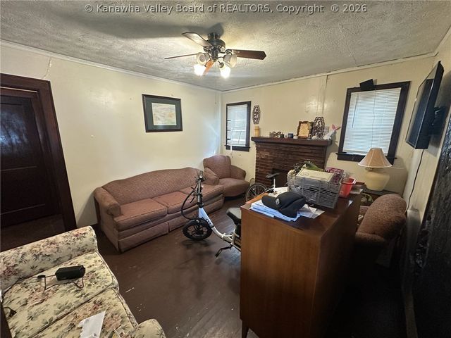 159 2nd Avenue, South Charleston, WV 25303