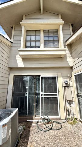 11889 Bobwhite Drive 834, Houston, TX 77035