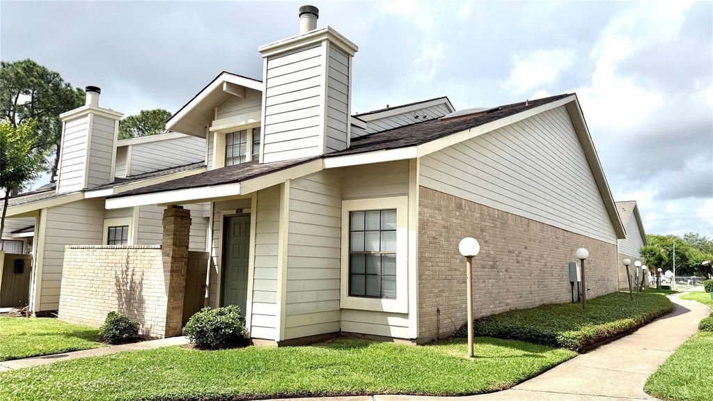 11889 Bobwhite Drive 834, Houston, TX 77035