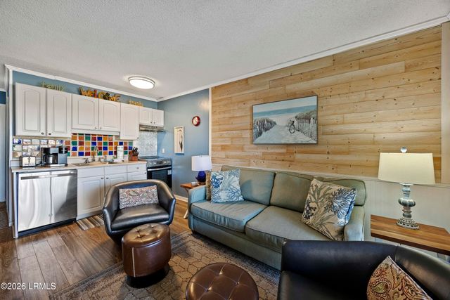 40 Folly Field Rd Apt A314, Hilton Head Island, SC 29928