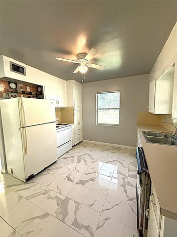 105 HILL CIRCLE, Lake Wales, FL 33859